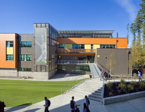 Set among second-growth trees, forest wetlands, and with sweeping territorial views, the Marysville Getchell campus is a school that excites a student's sens... High School Campus, School Building Design, Vocational School, Future School, Facade Architecture Design, School Break, School Campus, Architecture Design Drawing, Trees Forest