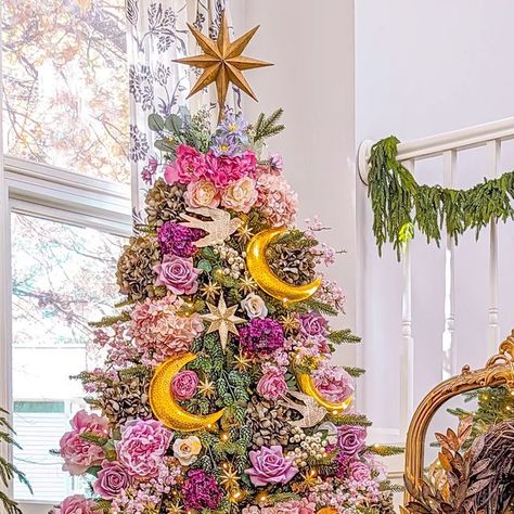 Thrifted Antiques & Vintage Home Decor | Victorian Cottage Style on Instagram: "A TREE-mendous REVEAL🎄✨🤩 Here are 4 budget-friendly decor ideas👇 👇 👇 👇 👇 👇 1. Decorate your Christmas tree with real preserved or faux flowers! From vases, pots, planters, a mantel, a tablescape, or Christmas trees, faux florals and faux greenery are a super versatile home decor item that can be reused throughout multiple seasons! 2. Choose Christmas ornaments that aren't necessarily Christmas themed! Here you will see moons, stars, and swallow ornaments - all of which can be hung on a wreath, garland, tied on to a gift, or added as part of a tablesetting at any time of the year outside of Christmas day. 3. Bring in blankets! Instead of using a traditional tree skirt, pull out one of your blankets and w Multiple Trees Christmas, Fairytale Christmas Tree, Multiple Christmas Trees Together, Thrifted Antiques, Purple And Gold Color Palette, Non Traditional Christmas Tree, Vases Pots, Flower Christmas Tree, Home Decor Victorian