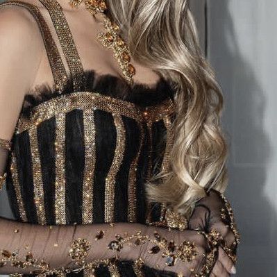 Aelin Galathynius, Serena Van, Serena Van Der Woodsen, Gold Girl, Gold Aesthetic, Masquerade Ball, Throne Of Glass, Golden Girl, At Midnight