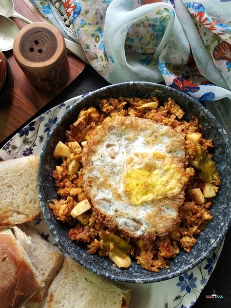 Egg Puff, Egg Skillet, Spicy Eggs, Pav Bhaji Masala, High Protein Breakfast Recipes, Perfect Hard Boiled Eggs, Egg Recipe, High Protein Breakfast, Vegetarian Chili