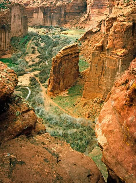 Canyon De Chelly, Matka Natura, Have Inspiration, Halong Bay, Red Rocks, Places Around The World, Travel Usa, Beautiful Landscapes, The Great Outdoors