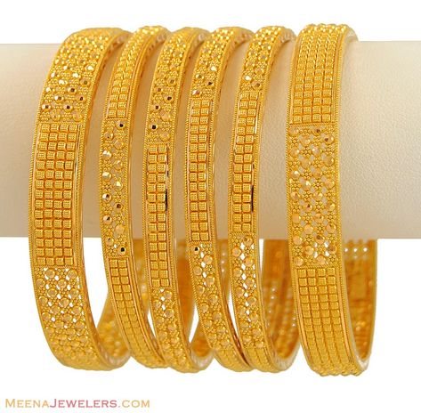 gold bangles Gold Bangles Indian, Gold Jewelry Outfits, Gold Bangles For Women, Gold Bangle Set, Gold Jewellry, Gold Mangalsutra Designs, Gold Bridal Jewellery Sets, Wedding Jewellery Collection, Gold Plated Bangles