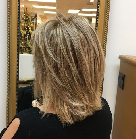 Shoulder-Length Cut With Layers Cute Medium Haircuts, Medium Hairstyles For Women, Middle Hair, Shoulder Length Hair Cuts, Medium Hairstyles, Brown Blonde Hair, Mid Length Hair, Medium Hair Cuts, Shoulder Length Hair