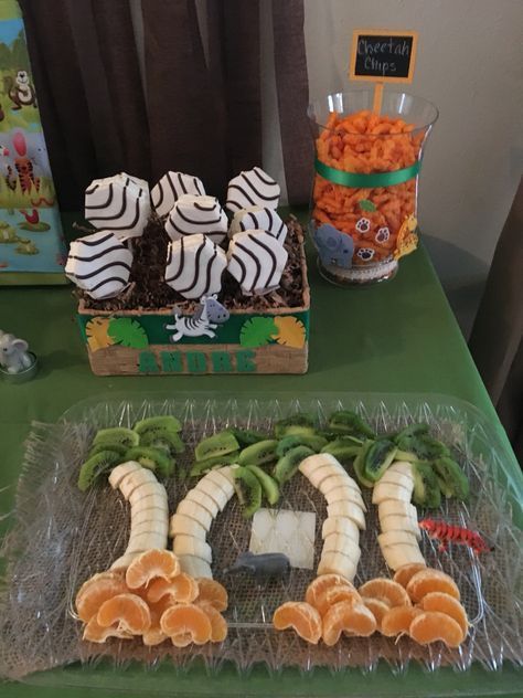 Jungle Safari Theme Cake, Zoo Bday Party Ideas, Safari Gender Reveal Jungle Theme, Jungle Birthday Party Cake, Two Wild Birthday Food Ideas, Zoo 3rd Birthday Party, Lion King 3rd Birthday Party Ideas, Jungle Birthday Ideas, Safari 2nd Birthday Party Boy