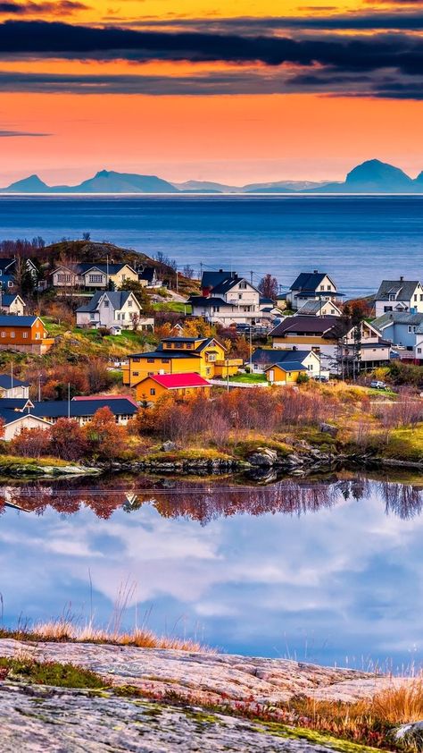 Lofoten Islands, Sunset Rose, Beautiful Villages, Europe Travel, Norway, Tiny House, Golf Courses, Planets, Vision Board