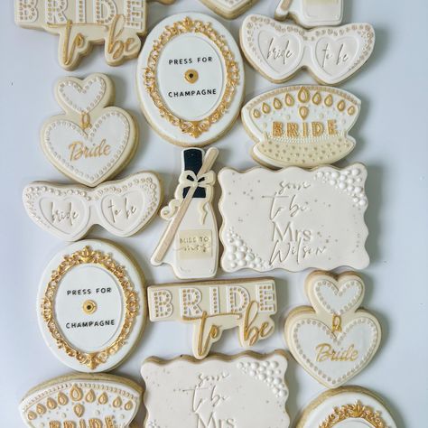 Glitz and glam for the bride to be ✨🤍 . . . . . #NICSbics #townsvillecookies #townsvillecrafters #townsvillesmallbusiness #fondantsugarcookies #fondantcookies #nqcookies #personalisedcookies #shoplocal #cookiestownsville #sugarcookies #townsville #townsvilleshines #cookies #fondantcookies #simplepleasures #customcookies #cookiesofinstagram #wedding #love #engagement #bridalshower #hensparty #colourmillmade Fondant Cookies, Glitz And Glam, Custom Cookies, Bride To Be, Simple Pleasures, Sugar Cookies, Fondant, The Bride, Ups