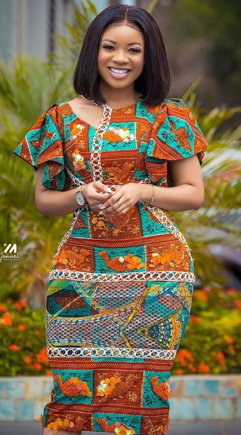 THE LATEST AFRICA STYLES FOR 2021 FOR BLACK WOMEN’S Mode Prints, Silver Cocktail Dress, Dresses By Pattern, Best African Dresses, African Fashion Skirts, African Dresses Modern, African Wear Dresses, Gaun Fashion, African Fashion Women Clothing