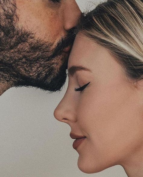 .фш. • Instagram Kylie Katich, Forehead Kiss, Portrait Photography Lighting, Portrait Photography Men, Couple Picture Poses, Cute Couples Hugging, Cute Couple Cartoon, Couple Photoshoot Poses, Headshot Photography