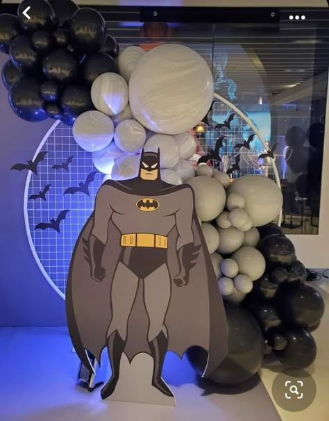 Batman Balloon Decorations, Batman Party Theme, Batman Decorations Party, Batman Birthday Party Decorations, Batman Balloons, Batman Party Ideas, Batman Birthday Party Ideas, Marvel Birthday Cake, Batman Theme Party