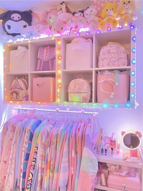 Kawaii Wardrobe Furniture, Closet Inspo Aesthetic, Pastel Closet, Kawaii Closet, Girly Apartment Decor, Kawaii Bedroom, Cute Closet, Otaku Room, Cute Bedroom Ideas