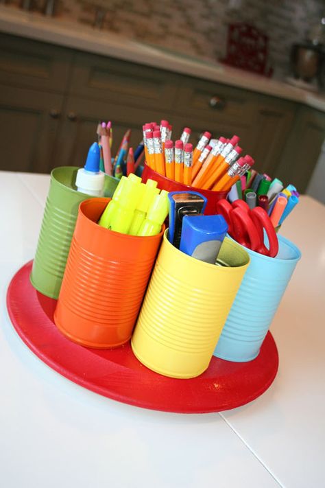 Repurpose old tin cans as a supply caddy. | 35 Cheap And Ingenious Ways To Have The Best Classroom Ever Homework Caddy, Table Caddy, Crafts Organization, School Homework, Classroom Setup, School Organization, Tin Can, Art Classroom, School Classroom