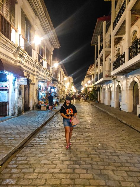 📍Calle Crisologo, Vigan Ilocos Sur Calle Crisologo Vigan, Vigan Ilocos Sur, Ilocos Sur, Vigan, Places To Visit, Quick Saves