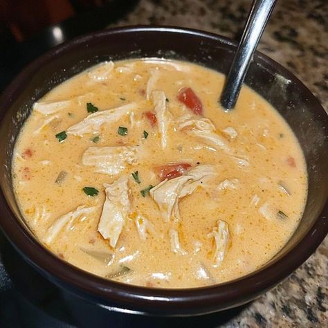 Low Sodium Low Carb Recipes, Creamy Buffalo Chicken, Chicken Enchilada Soup Recipes, Keto Chicken Soup, Chicken Shredded, Keto Soups, Low Carb Soup Recipes, Soup Maker, Chicken Enchilada Soup