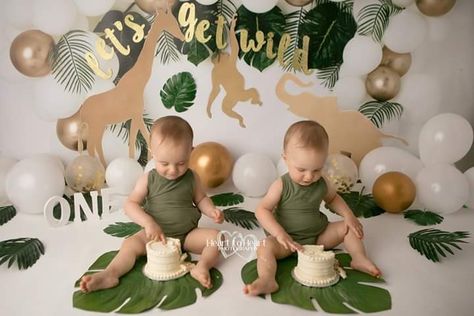 Newborn Baby Photoshoot, Twin Birthday, Baby Photoshoot, Cake Smash, Newborn Baby, Baby Mobile, Twins, Cake, Birthday