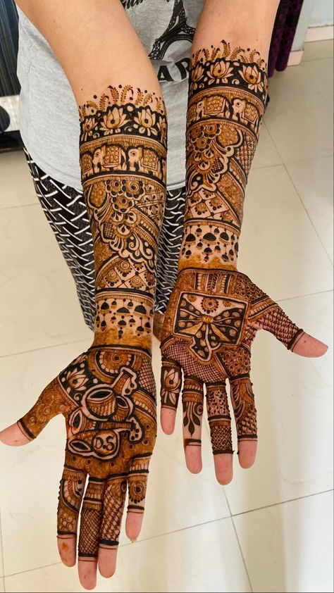 Traditional Bridal Mehendi Designs, Bride Mom Mehndi Designs, Traditional Mehndi Designs, Beautiful Simple Mehndi Design, Rajasthani Mehndi Designs, Wedding Mehendi, Indian Mehndi, Engagement Mehndi, Indian Mehndi Designs