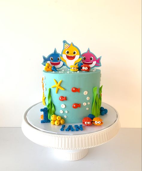 Baby Shark Cake Boy, Ocean Theme Cake For Boys, Baby Shark Birthday Cake, Pastel Baby Shark Party, Baby Shark Birthday Party Boy, Baby Shark Cake, Kue Ulang Tahun Baby Shark, Finding Nemo First Birthday Cake, Finding Nemo 1st Birthday Cake