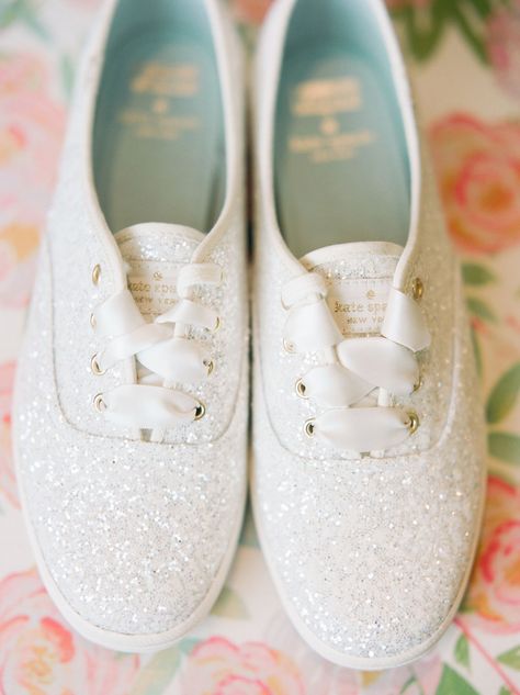 Kate Spade wedding shoes - https://ruffledblog.com/modern-playful-texas-carnival-wedding Simple Wedding Shoes, Kate Spade Wedding, Converse Wedding Shoes, Wedding Shoes Sandals, Kate Spade Bridal, Wedge Wedding Shoes, Fun Wedding Shoes, Wedding Shoes Low Heel, Kate Spade Keds