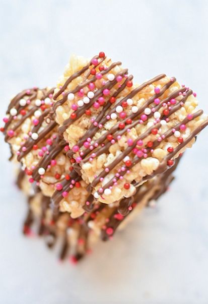 Recipe Monday: Chocolate and Sprinkle Topped Rice Krispie Treats  - AY Magazine Chocolate Drizzle Rice Krispie Treats, Drizzled Rice Krispie Treats, Shaped Rice Krispie Treats, Dipped Treats, Chocolate Dipped Treats, Sweet Cooking, The Perks Of Being, Heart Shaped Cookies, Warm Chocolate