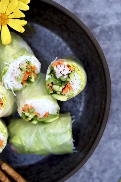 CRAB SUMMER ROLLS Avocado Appetizer, Summer Rolls Recipe, Vietnamese Summer Rolls, Fresh Spring Rolls, Spring Roll Recipe, Crab Recipes, Summer Rolls, Low Fat Recipes, Wrap Recipes