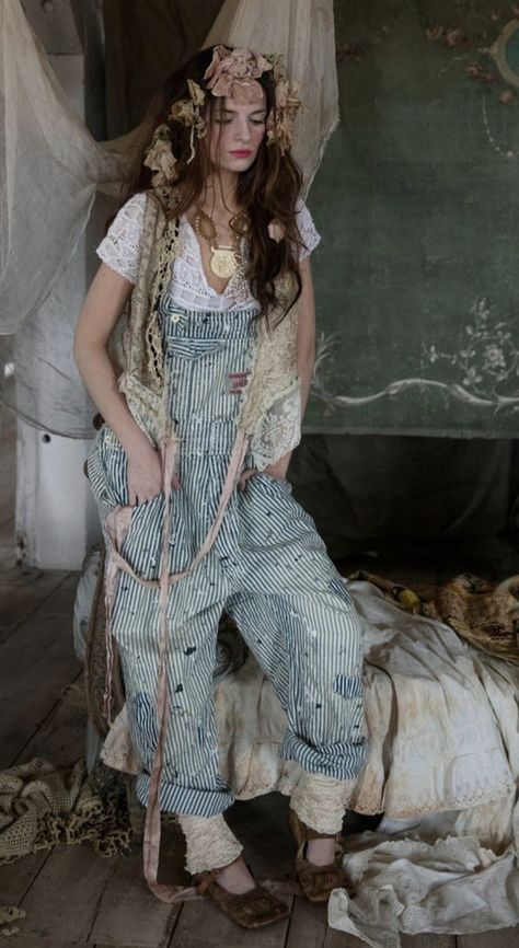 Cute Cottagecore Outfits, Vestiti In Jeans, Magnolia Pearl Style, Upcycling Design, Farm Fashion, Magnolia Pearl Clothing, Cottagecore Outfit, Cute Cottagecore, Cottagecore Outfits