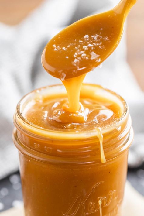 Sea Salt Caramel Sauce - The Stay At Home Chef Best Caramel Sauce, Sea Salt Caramel Sauce, Salt Caramel Sauce, Chocolate Caramel Cheesecake, Dessert Nachos, Caramel Sauce Recipe, Caramel Recipe, Stay At Home Chef, Easy Caramel