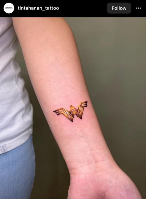 Wonder Woman Logo Tattoo, Ballerina Tattoo, Wonder Woman Tattoo, Woman Tattoos, Tattoo Family, Woman Tattoo, Wonder Woman Logo, New Dragon, Wonder Women