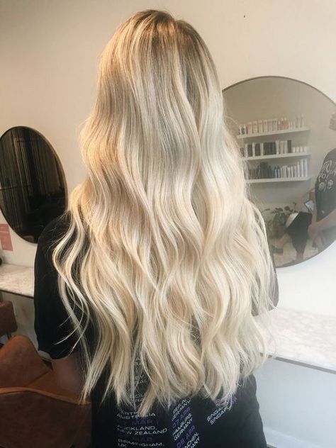 Long Creamy Blonde Hair, Creamy Blonde Balayage, Creamy Blonde Hair, Blond Balayage, Creamy Blonde, Light Blonde Hair, Spring Hair Color, Dirty Blonde Hair, Blonde Hair Inspiration