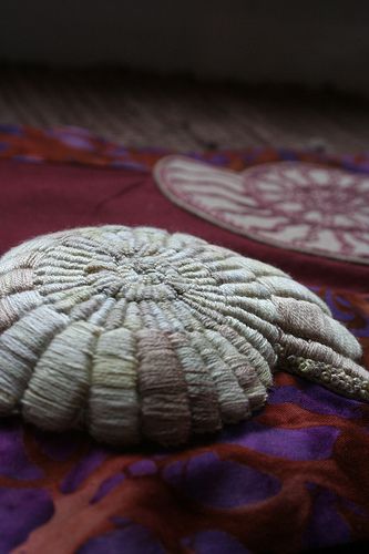 Sophie Tomlinson Ammonite Embroidery, Embroidered Things, Strange Dream, Stumpwork Embroidery, Stump Work, Felting Ideas, Textiles Artwork, Pretty Embroidery, Raised Embroidery