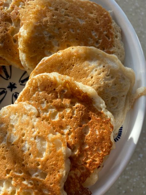 Oatmeal Pancakes Aesthetic, Oatmeal Aesthetic, Aesthetic Sunlight, Pancakes Aesthetic, Pancakes Oatmeal, Food Pancakes, Breakfast Oatmeal, Oatmeal Pancakes, Bon Appetite