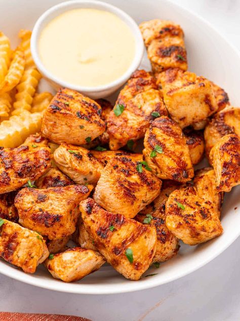 Grilled Chicken Nuggets – Cookin' with Mima Grilled Chicken Nuggets, Grilled Chicken Drumsticks, Greek Grilled Chicken, Tasty Appetizers, Mustard Chicken, Honey Mustard Sauce, Grilled Chicken Recipes, Dinner Plan, Creamy Mashed Potatoes