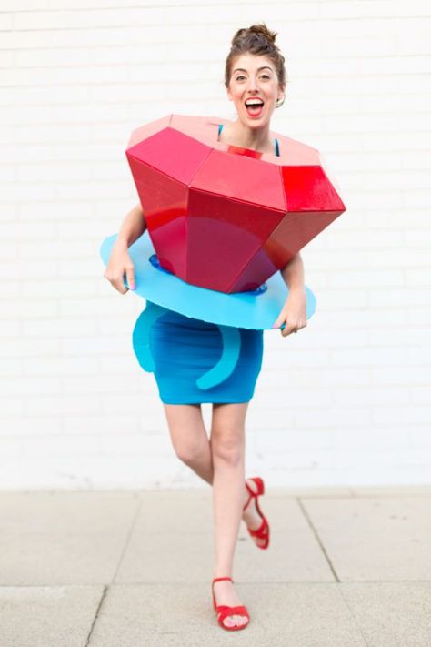 DIY Ring Pop Costume | studiodiy.com Food Halloween Costumes, Ring Pops, Candy Costumes, Halloween Costumes For 3, Costumes Diy, Diy Ring, Diy Kostüm, Ring Pop, Studio Diy