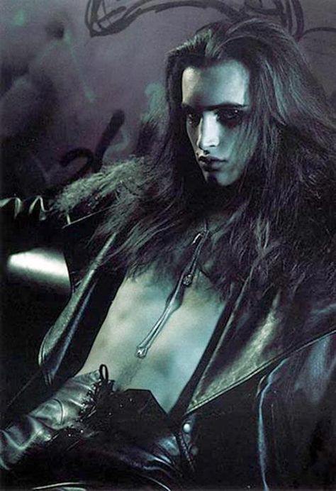 RavenMan does love his black leather.... Man With Long Hair, Chica Heavy Metal, Goth Guy, Male Vampire, Estilo Punk Rock, Leather Clothes, Goth Guys, Gothic Men, Vampire Love