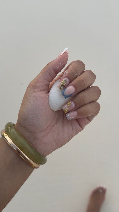 Nail For Cruise, Island Nails Designs, Short Vacation Nails, Pink Vacation Nails, Cruise Nails Caribbean, Island Vacation Nails, Fiji Nails, Beachy Nail Designs, Island Nails