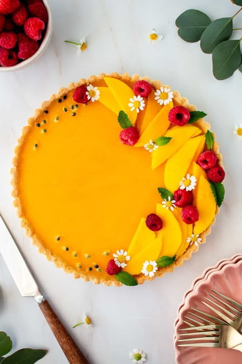 Mango Passionfruit Coconut Panna Cotta Tart - The Little Vintage Baking Company Mango And Passionfruit, Panna Cotta Tart, Coconut Panna Cotta, Mango Tart, Mango Passionfruit, Cheesecake Tarts, Fruit Crumble, Dessert Aux Fruits, Vintage Baking