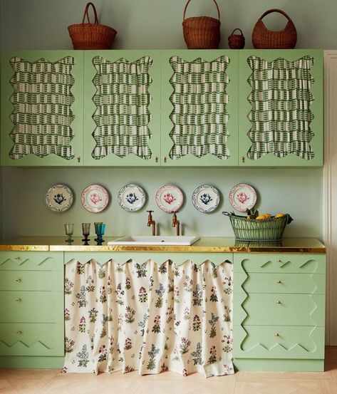 Scallop Wave DIY Pinboard - The House That Lars Built Green Kitchen Inspiration, Armchair Inspiration, Sink Skirt, Western Home, Green Cabinets, London Apartment, Up House, Green Bathroom, Western Home Decor