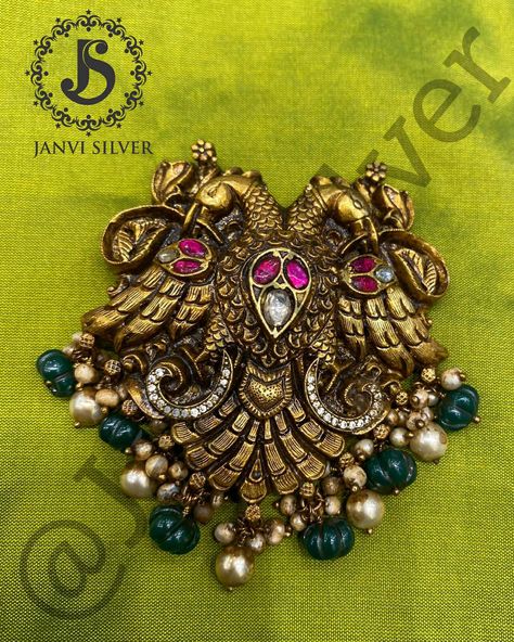 Timeless elegance capture in antique gold polished pendant with gandaberunda design that radiating confidence This festive season get 10%off @ JANVI SILVER WhatsApp order & enquiry click👇 https://wa.me/918197128528 Locate store: https://bit.ly/2V6vG9X For more information:: http://www.janvisilver.com/ @Janvisilver #925silverjewelry #janvisilver #silverjewellerymalleshwaram #houseofkundan #traditionaljewellery #silver #silverrings #necklace #goldpolishjewellery #kundanjewelle Gandaberunda Jewellery, Gandaberunda Pendant, Pendent Designs, Pendent Design, Pendent Set, Antique Gold Earrings, Traditional Jewellery, Bridal Jewelry Collection, Gold Designs