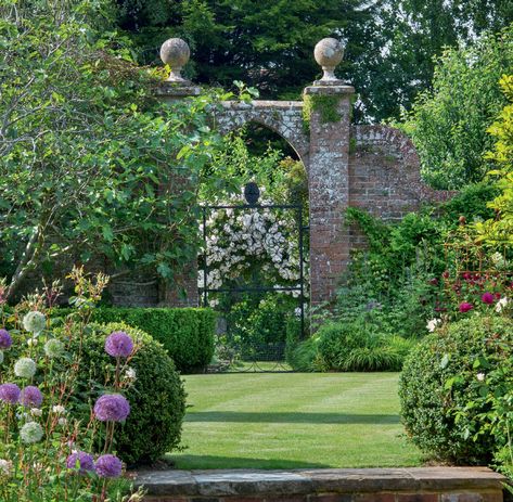 Brick Archway, York Stone, Estate Garden, Walled Garden, Landscape Architects, Summer Plants, Wall Garden, Climbing Plants, House Garden