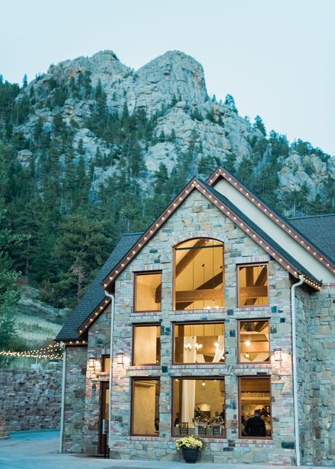 Winter Colorado Wedding, Della Terra Mountain Chateau Wedding, Rocky Mountain Wedding Colorado, Colorado Venues, Wedding Lodge, Elegant Mountain Wedding, Wedding Venues Colorado, Coffee Outdoor, Mountain Chateau