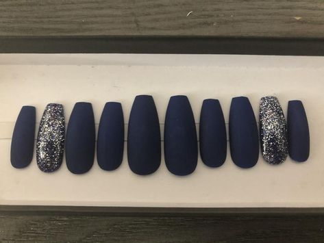 Nails For Hoco, Ongles Baby Blue, Navy And Silver Nails, Navy Blue Nail Designs, Quince Nails, Bday Nails, Hoco Nails, Navy Nails, Navy Blue Nails