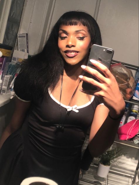 Alternative bangs #alternative #blackalt Micro Braids With Bangs, Micro Bangs Black Women, Bettie Bangs Hairstyles, Bangs Alternative, Alternative Bangs, Bettie Bangs, Betty Bangs, Micro Bangs, Black Alt