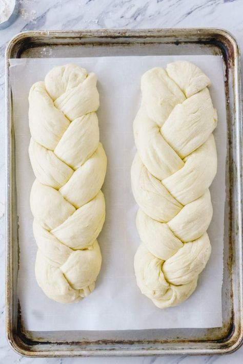 Create your own delicious Challah Bread at home with this easy to follow step by step tutorial #frenchtoast #recipe #jewish #braid #bread #easter #passover #easy #recipes Easter Breads And Rolls, Zopf Bread, Easy Challah, Braid Bread, Challah Bread Recipe, Bread Head, Jewish Foods, Challah Bread Recipes, Big Momma