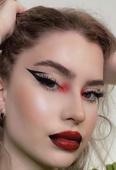 Red Rave Makeup, Red And Black Eye Makeup, Vampire Rave, Mascara Bleu, Black And Red Makeup, Unconventional Makeup, Red Eyeshadow Look, Red Makeup Looks, Abby Roberts