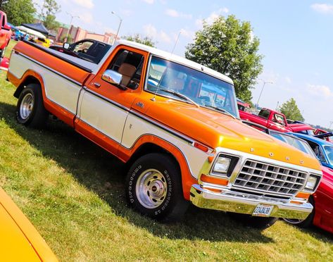 This was clean dent with a killer two tone paint. #dentside #f100 #f150 #truckshow #fordtrucks #fordracing #FoMoCo #garagebuilt #garagelife Orange Pickup Truck, Ford Dentside, Baja Trucks, Baja Truck, Pickup Car, Two Tone Paint, Keep On Truckin, Truck Pictures, Built Truck