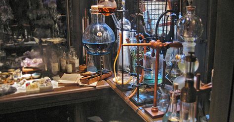 Alchemist Room Old Chemistry Lab, Messy Laboratory, Alchemist Supplies, Mad Scientist Room, Alchemy Station, Alchemist Room, Alchemist House, Alchemist Laboratory, Alchemy Room