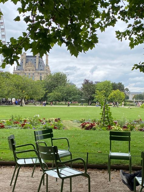 Paris Park, Paris Garden, Spring In Paris, Park Aesthetic, Tuileries Garden, Paris Aesthetic, Garden Park, Shadow Play, Green Park