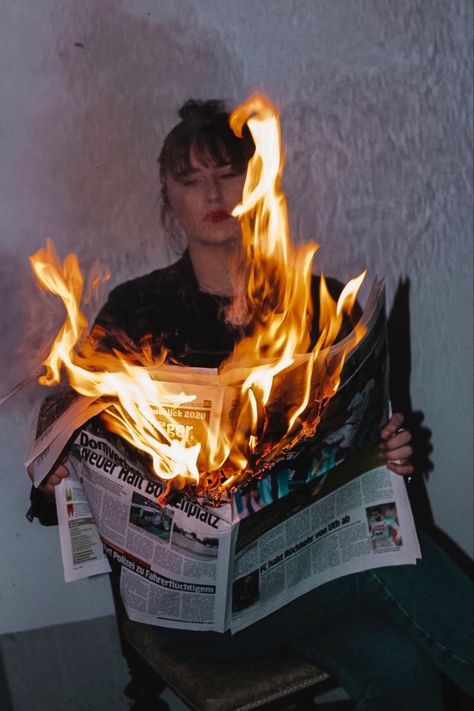 Burning Newspaper, Photographs Aesthetic, Female Modeling Poses, Burning Girl, Rose On Fire, Bday Photoshoot, Selfie Tips, Hot Orange, Fire Book