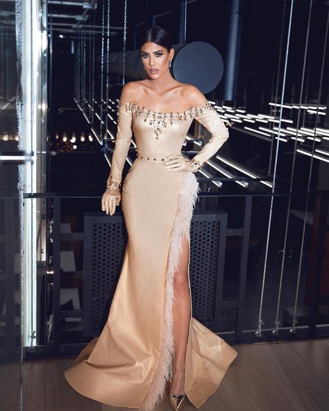 Sadek Majed's gowns are the great choice for evening seeking Sadek Majed, Split Prom Dresses, Indian Gowns Dresses, Indian Gowns, Indian Wedding Outfits, Mermaid Evening Dresses, Evening Party Dress, Glamour Fashion, Formal Party