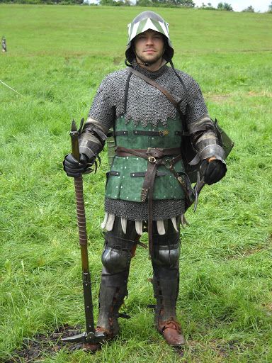 Medival Soldier Knight late 14th early 15th century man at arms Man At Arms Medieval, Men At Arms Medieval, 14th Century Armor, House Manderly, Larp Knight, Medieval Soldier, 14th Century Clothing, Century Armor, Larp Armor