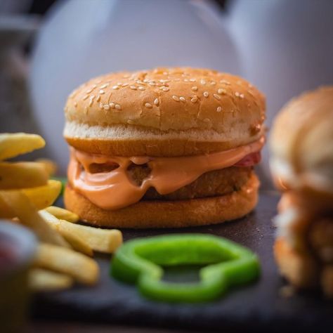 Aloo Tikki Burger by Chef @sanjyotkeer . . . . #foodie #foodislife #foodporn #igfood #delicious #fresh #foodlover #ilovefood #homemade… Aloo Tikki Burger, Burger Photography, Aloo Tikki, Food Lab, I Love Food, Street Food, Food Lover, Comfort Food, Lab