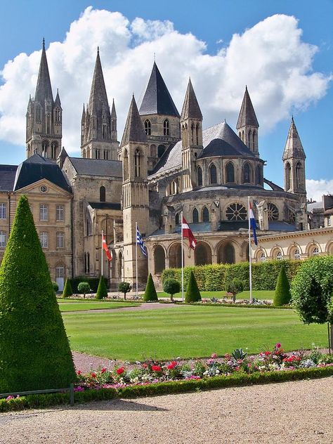 The Abbaye aux Hommes, built by William the Conqueror - France Exterior Mansion, Interior Mansion, Mansion Modern, Bedroom Mansion, Caen France, Mansion Homes, Mansion Bedroom, Mansion Exterior, Luxury Mansion